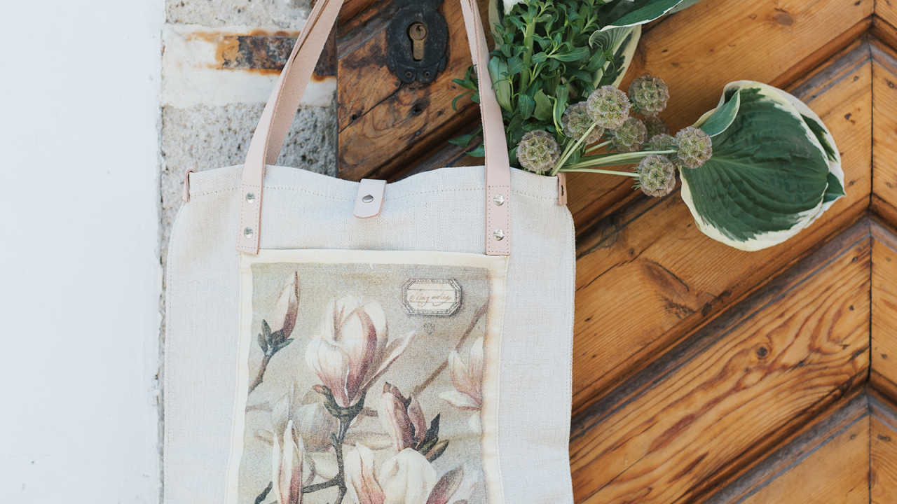 liliom motívumú vászon táska virágcsokorral